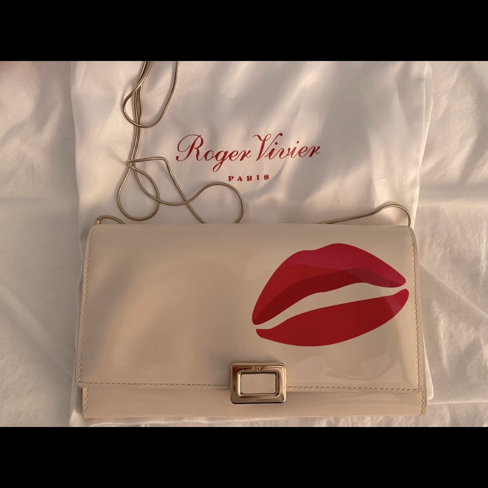 Roger Vivier patent leather WOC